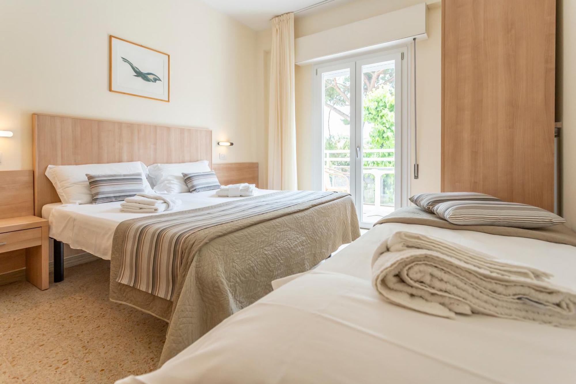 Hotel Cormoran Ричоне Екстериор снимка