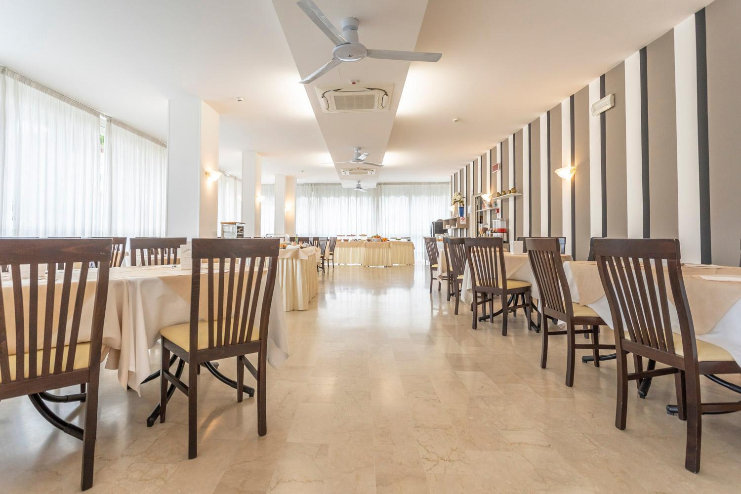 Hotel Cormoran Ричоне Екстериор снимка